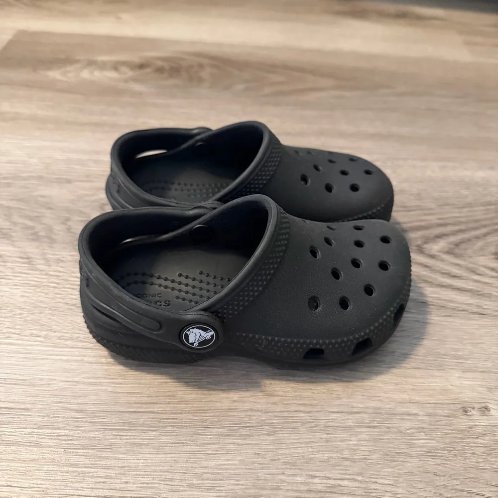 CROCS Kids Black Water Shoes - Picture 4 of 6